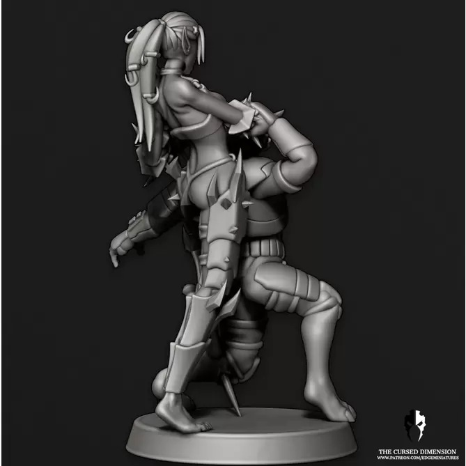 Miniature: Cursed Elves Arena Queen Pin-up