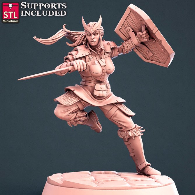 Miniature: Human Female Hero Warrior
